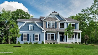 8 Indigo Ct, Selkirk, NY 12158