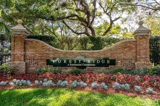 2747 Pinewood Ct, Davie, FL 33328