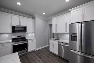 726 Howell Ave Unit J, Riverhead, NY 11901
