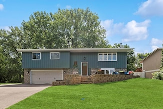 6774 E Shadow Lake Dr, Circle Pines, MN 55014