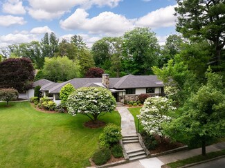 68 Mignon Rd, Newton, MA 02465