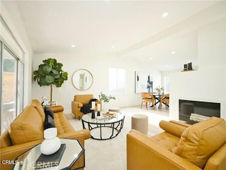 7221 Fallbrook Ave, West Hills, CA 91307