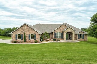 811 County Street 2978, Tuttle, OK 73089