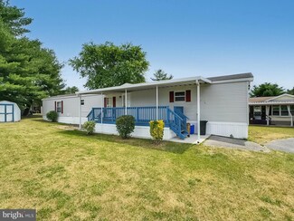 106 Honey Locust Cir, Dover, PA 17315