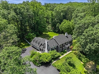 22 Water St, Lebanon, NJ 08833