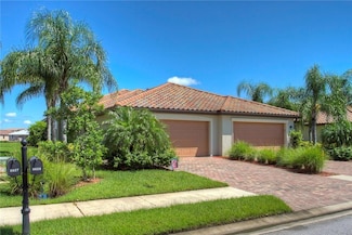 6627 Candlestick Dr, Bradenton, FL 34212