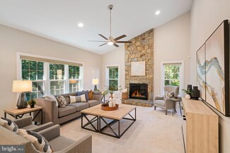 3728 Spicewood Dr, Annandale, VA 22003