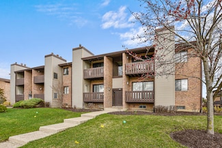 332 Sheridan Dr Unit 1C, Willowbrook, IL 60527