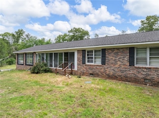 1225 Dogwood Ln, Clinton, SC 29325