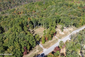 628 Cumberland Cove Rd, Monterey, TN 38574