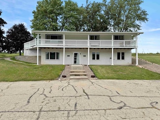 510 Radio Park Ln, Waukon, IA 52172