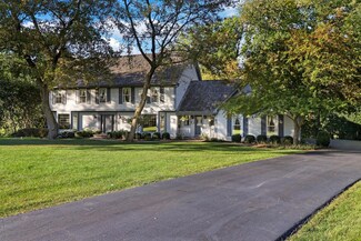 25526 N Cayuga Trail, Lake Barrington, IL 60010