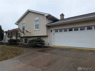 11269 Carriage Hill Dr, New Carlisle, OH 45344