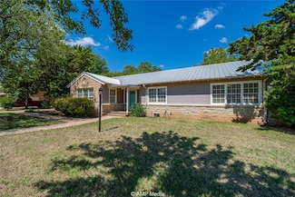 1205 Landon St, Stamford, TX 79553