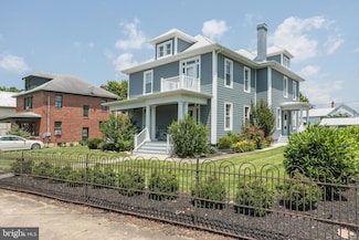 220 Winchester Ave, Moorefield, WV 26836
