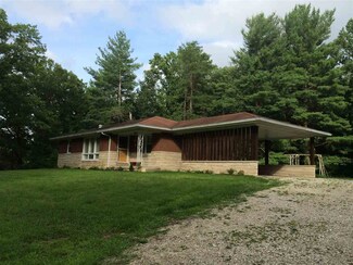 9104 E State Road 64, Velpen, IN 47590