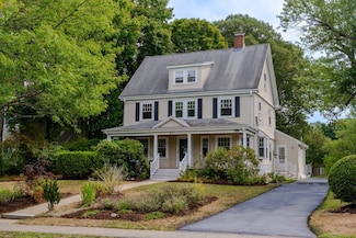 77 High St, Needham Heights, MA 02494