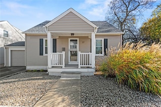 37 George Waterman Rd, Johnston, RI 02919