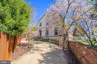 6315 Wilson Ln, Bethesda, MD 20817