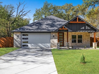 105 Oakwood Dr, Trinidad, TX 75163