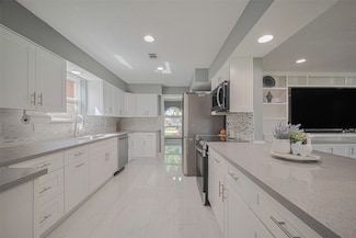12206 Green Glade Dr, Houston, TX 77099