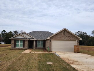 85 Meadow Walk Ct, Wetumpka, AL 36092
