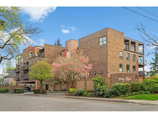 100 Leonard St Unit 3-4, Lake Oswego, OR 97034