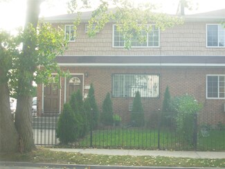 6-15 Beach 66th St, Far Rockaway, NY 11692