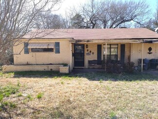 830 19th St SE, Paris, TX 75460