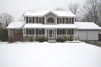 18 Ware Dr, Baldwinville, MA 01436