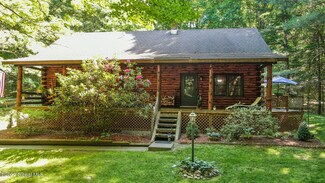 42 Shelterwood Rd, East Greenbush, NY 12061