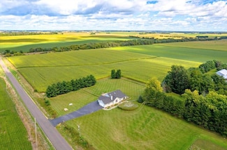 811 130th St, Roberts, WI 54023