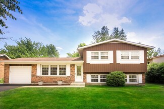 903 W Burr Oak Dr, Arlington Heights, IL 60004