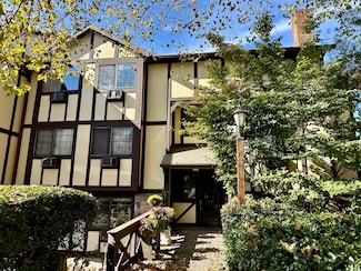 50 Aiken St Unit 241, Norwalk, CT 06851