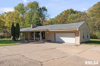 18378 Wells Ferry Rd, Bettendorf, IA 52722