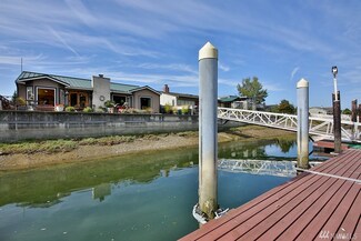 3703 Steelhead Dr, Greenbank, WA 98253