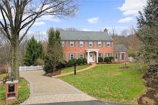 3 Foxwood Dr, Pittsburgh, PA 15238