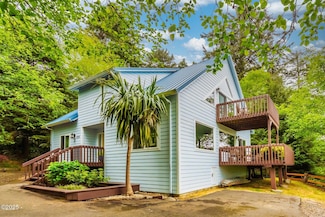 839 SW 50th St, Lincoln City, OR 97367