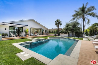 2237 N Vermont Ave, Los Angeles, CA 90027