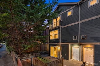 5235 11th Ave NE Unit A, Seattle, WA 98105