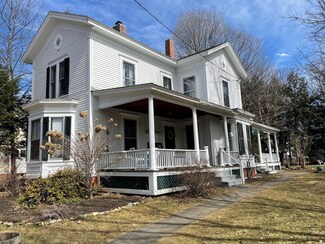 11 Academy Ave, Rockingham, VT 05101
