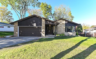 1800 Mackinac Ave, South Milwaukee, WI 53172