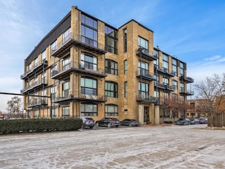 2614 N Clybourn Ave Unit 401, Chicago, IL 60614
