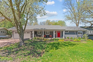 1813 Gramsie Rd, New Brighton, MN 55112