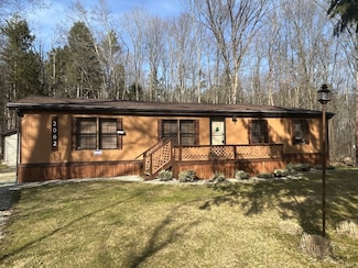2062 Erin Ave, Pymatuning Central, PA 16424