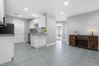 1 Maple Ridge Dr Unit 109, MerriMacK, NH 03054