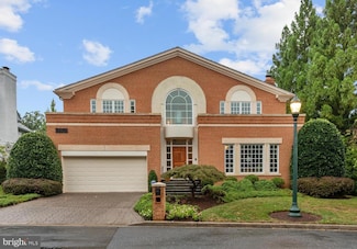 10041 Chartwell Manor Ct, Potomac, MD 20854