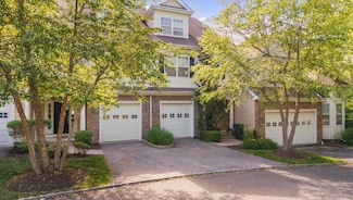 2 Dogwood Ct, Middlebury, CT 06762