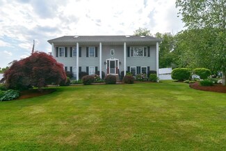 251 Seaward Ln, Fall River, MA 02720