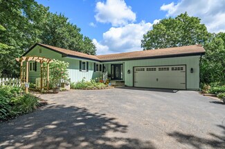 17030 13th Ave N, Plymouth, MN 55447